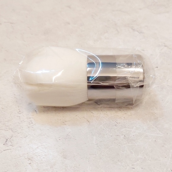 BNIB Estée Lauder Courrèges Kabuki Brush - Picture 5 of 10